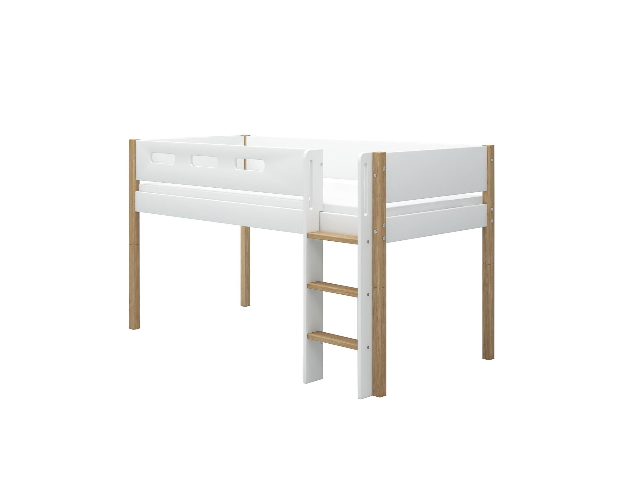 Mid-high bed w. straight ladder