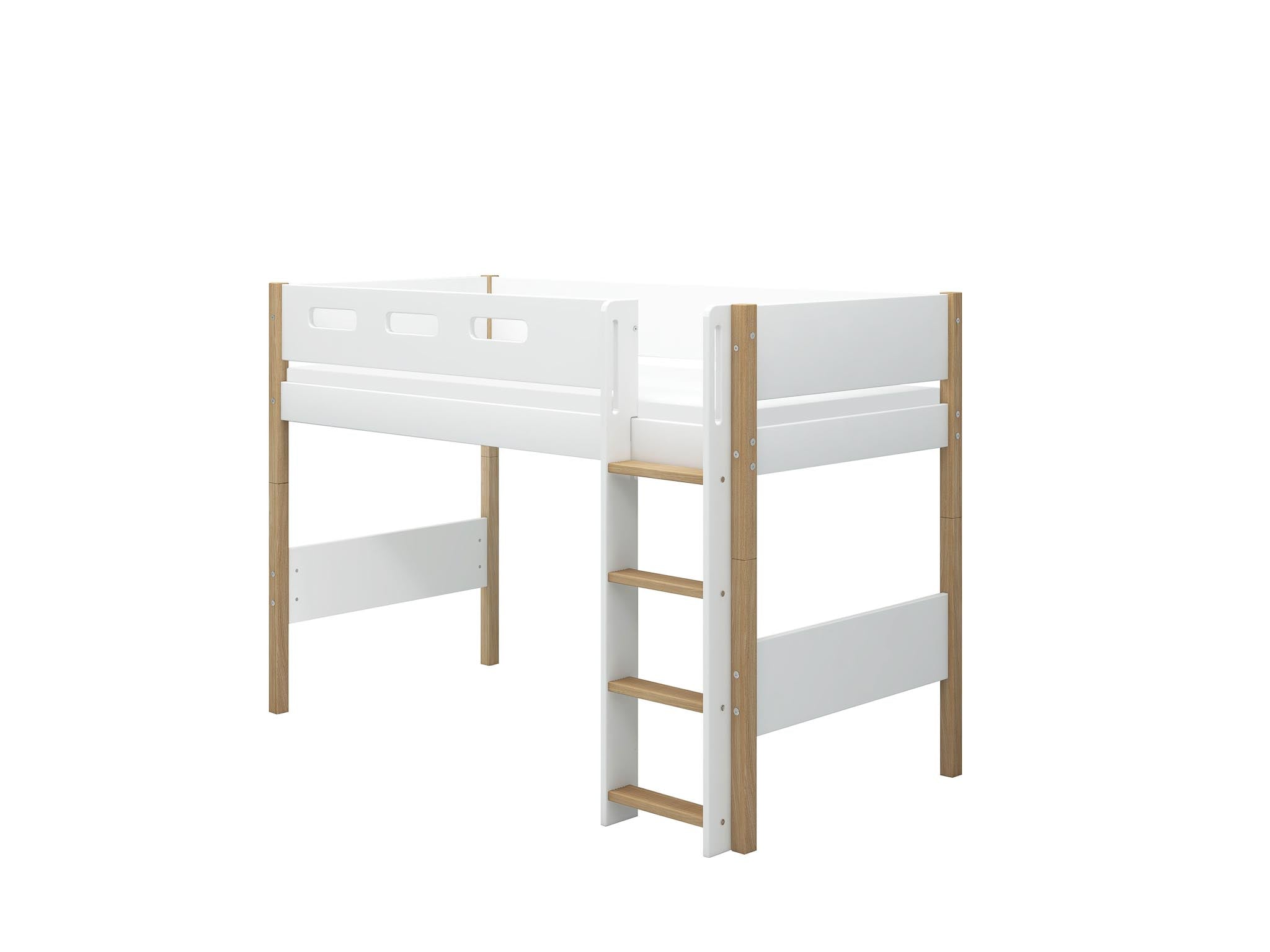 Semi-high bed w. straight ladder