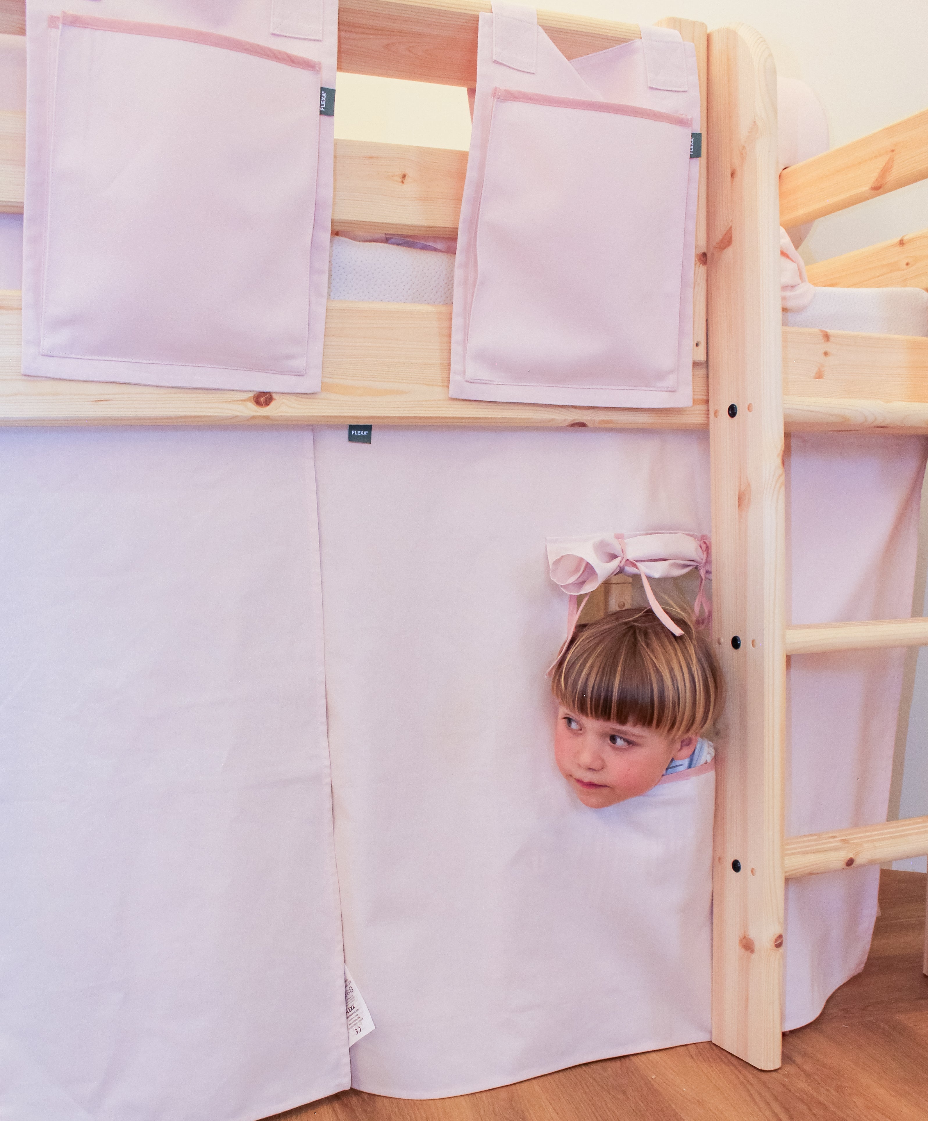 DAWN Play Curtain for Beds