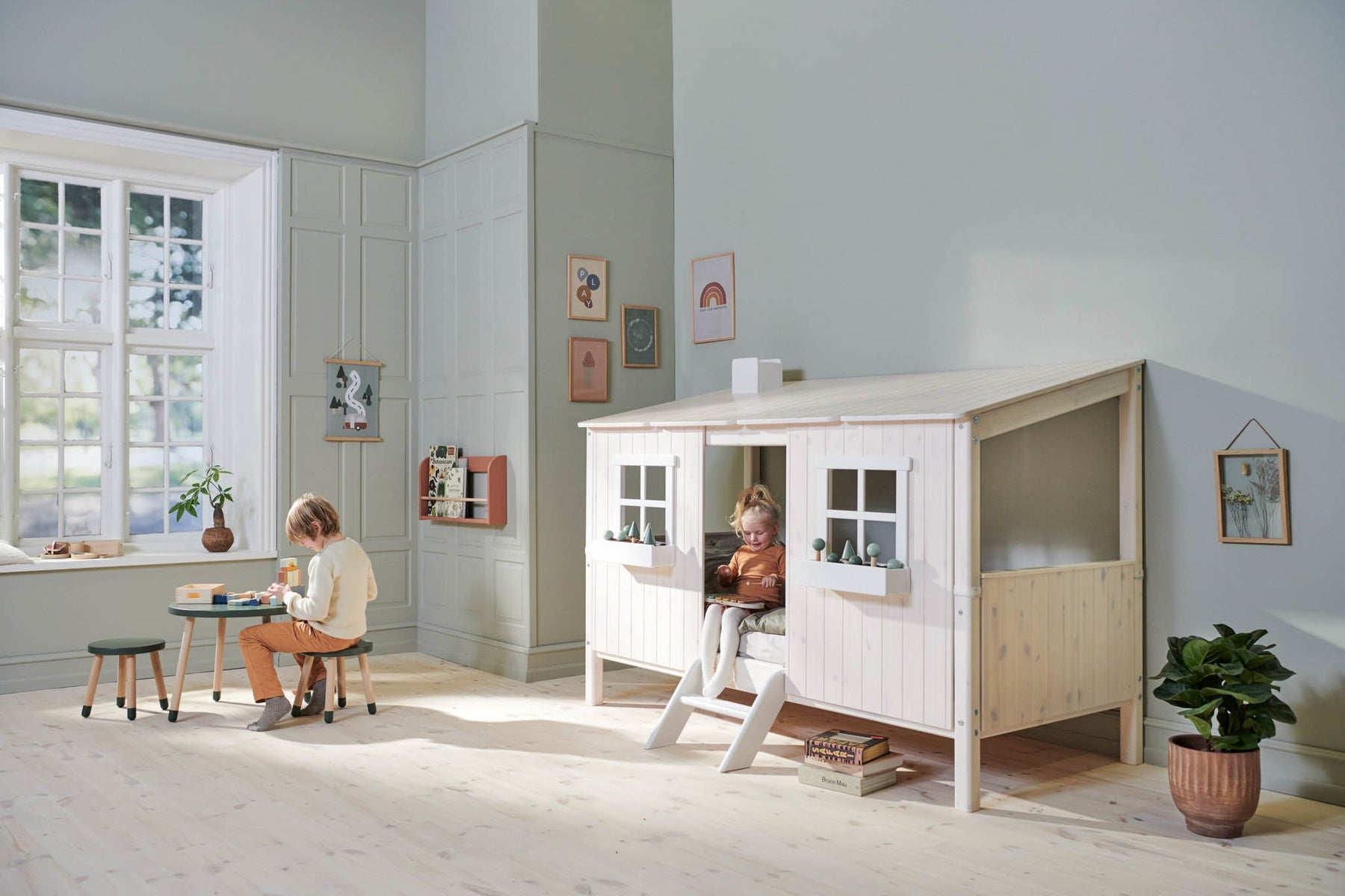 Single Bed with House and Ladder