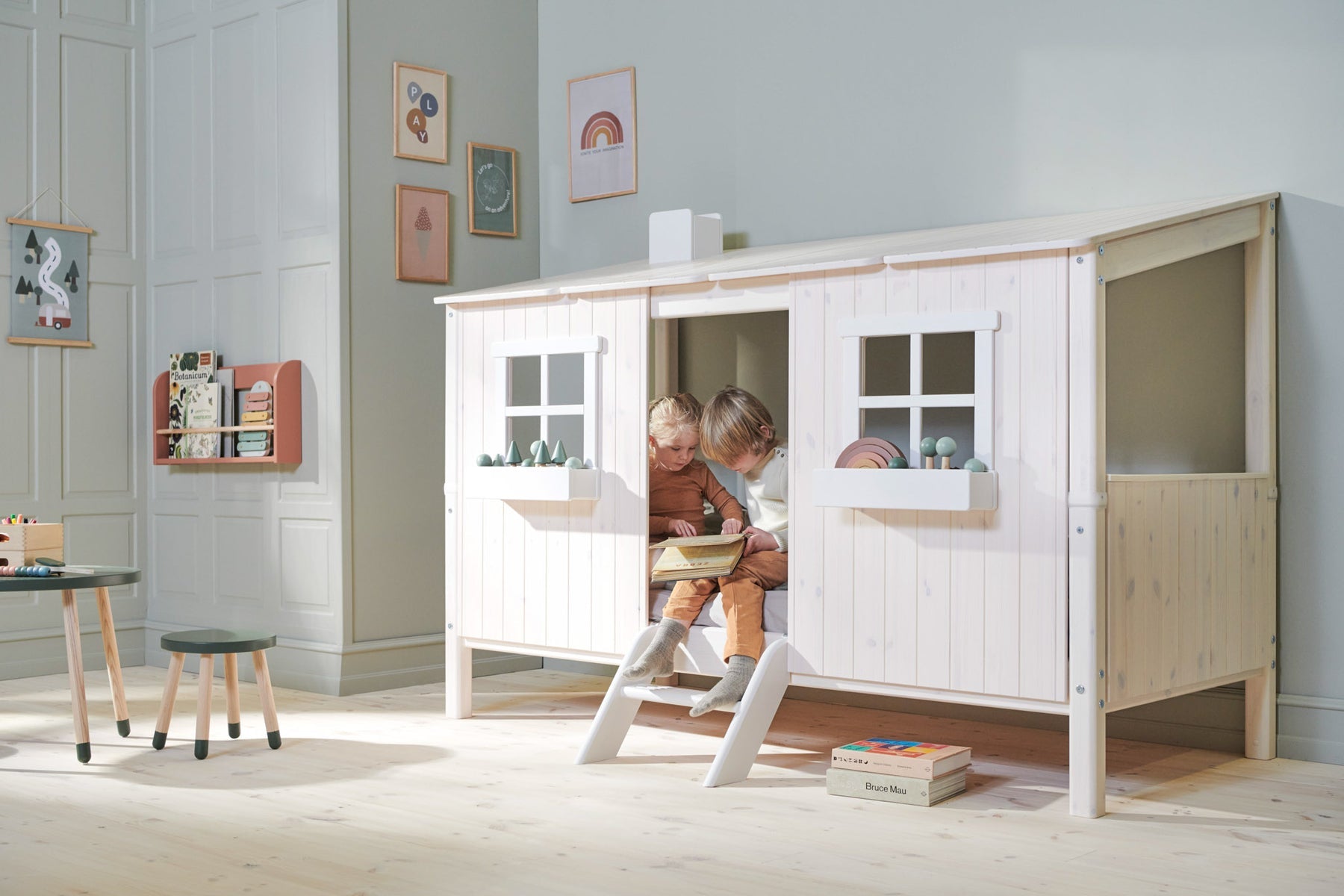 Single Bed with House and Ladder