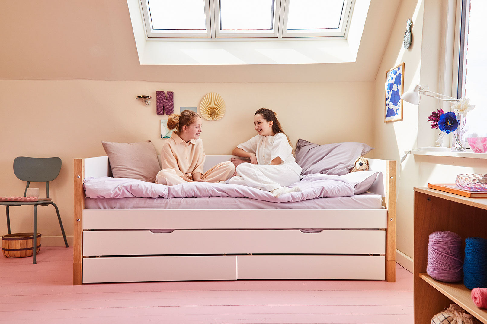 Daybed with guest bed and 2 drawers