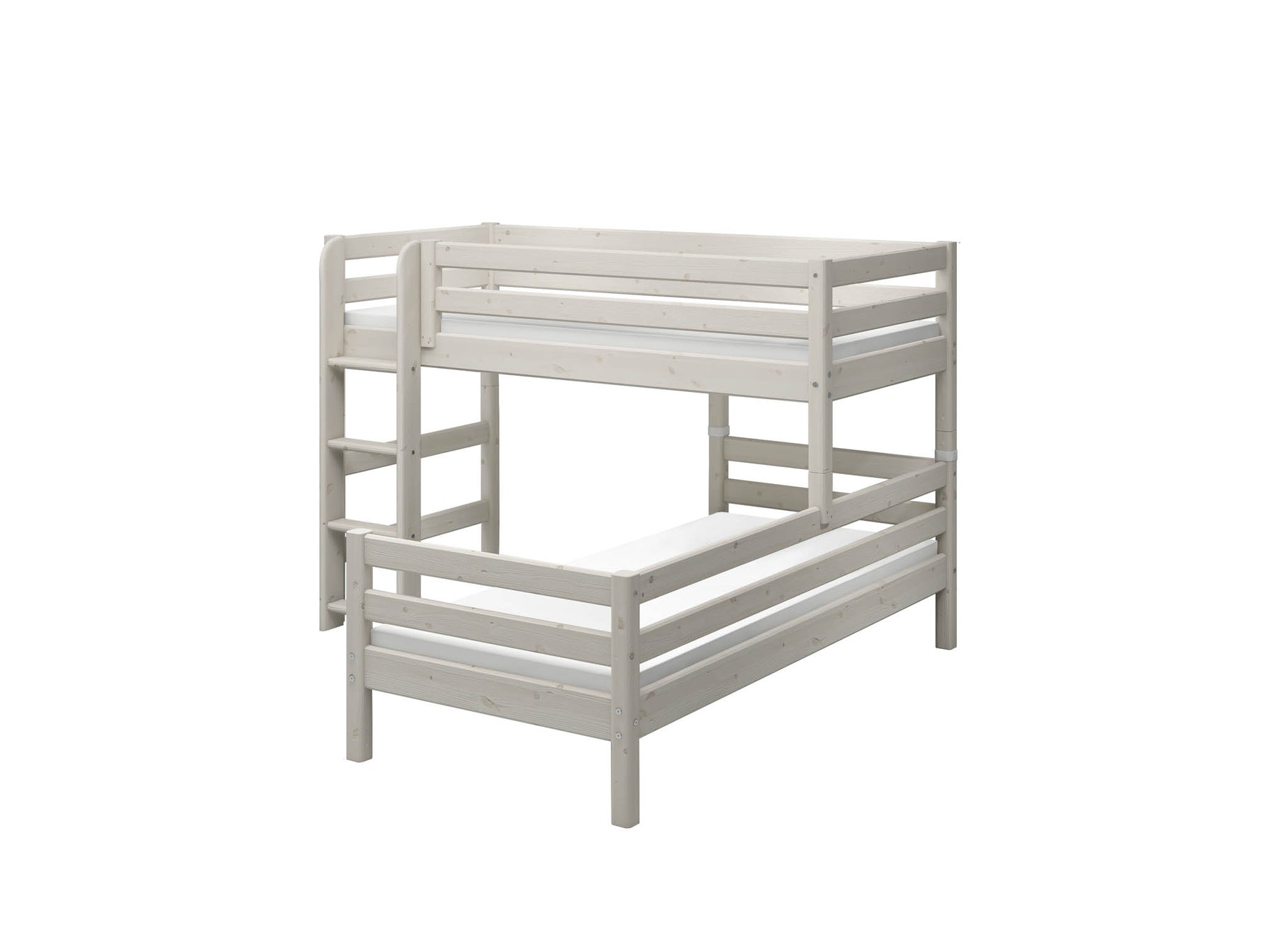 Semi-high bed w. straight ladder