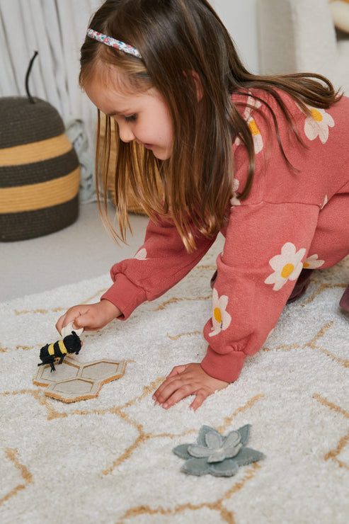 Play rug Pollination